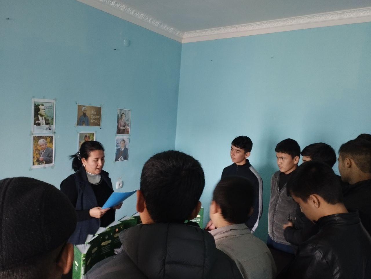 "Bir adib haqida suhbat" shiori ostida davra suhbati tashkil qilindi.